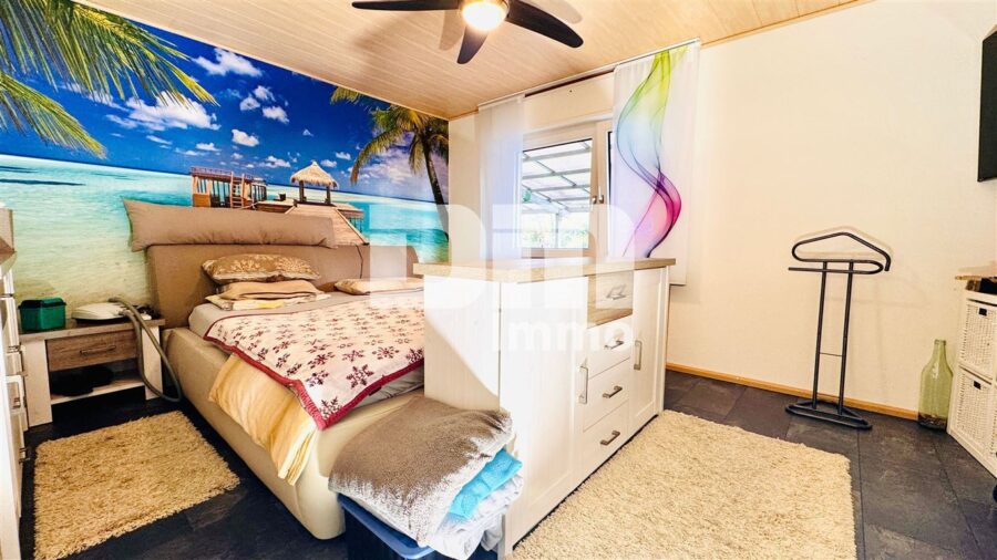 Umfassend saniertes Ein-/Zweifamilienhaus + Carport, PV-Anlage, Speicher, Wallbox - EG Schlafzimmer